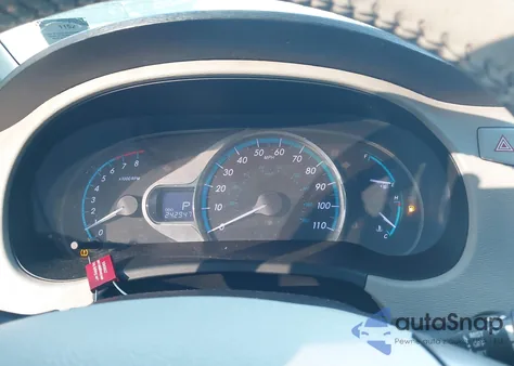 2014 Toyota Sienna Xle V6 8 Passenger z USA, uszkodzony, nr VIN 5TDYK3DC4ES487579